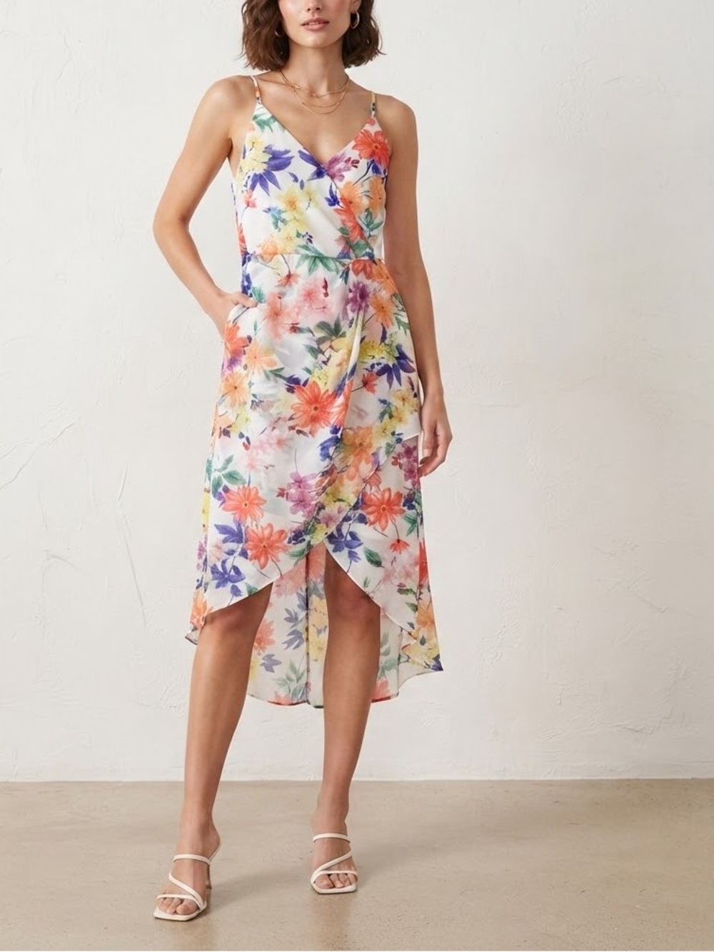 GUESS Floral High Low Maxi Dress V-Neck Spaghetti Strap Asymmetric White🩷